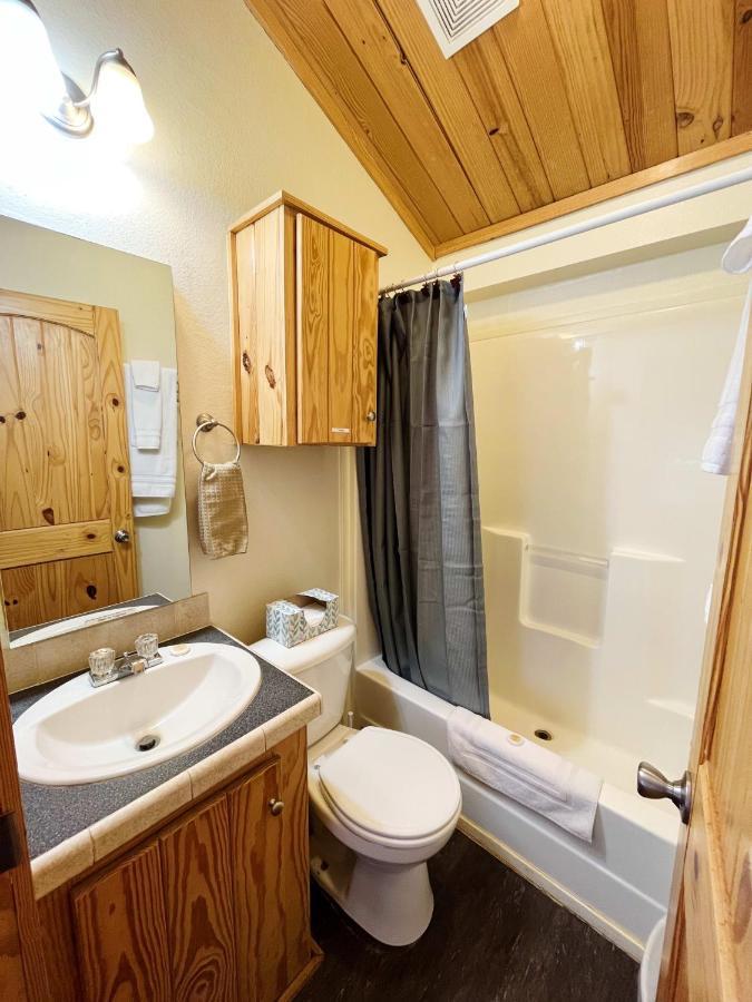 Sally'S Cabin Is A Quaint Two Bedroom Tiny Home Woodland Park Εξωτερικό φωτογραφία